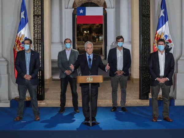 Presidente Piñera felicita a ganadores y solicita buscar 