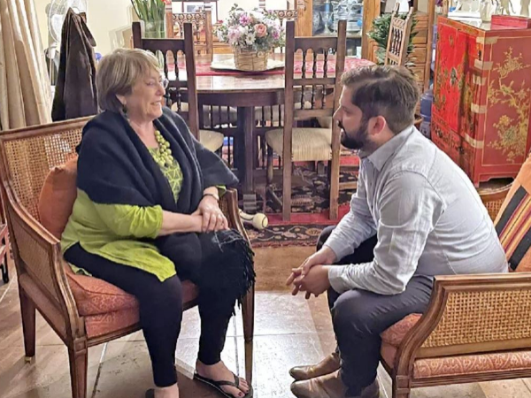 Revelan fotografía y el detalle de la reunión privada entre Michelle Bachelet y Gabriel Boric