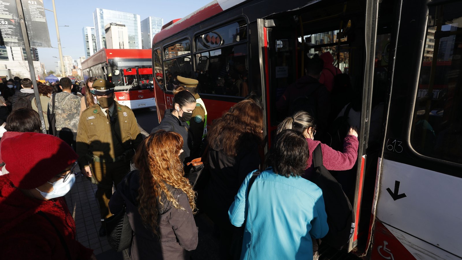 Transporte público gratuito y descuentos: revisa cómo funcionará la movilización este domingo de elecciones